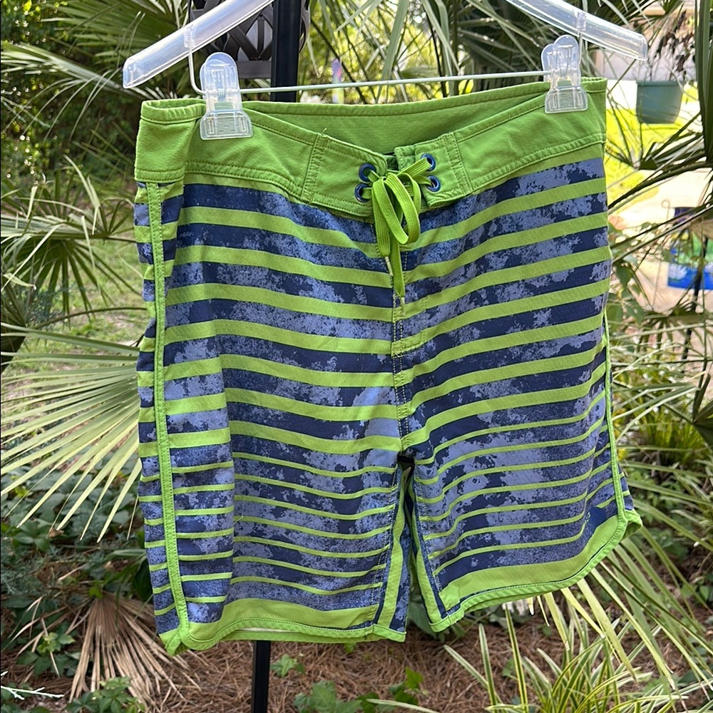The North Face Lime Green and Navy Swim Trunks Size 32